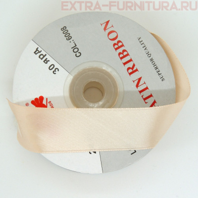 Лента атласная 24 мм цв 008 крем рул. 27,42м